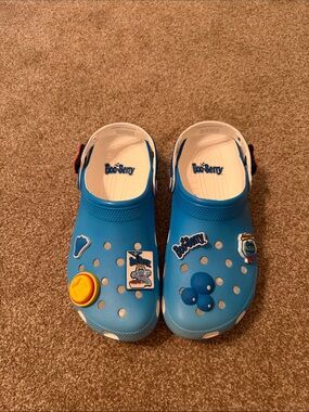 Men’s Crocs Boo Berry size 10
